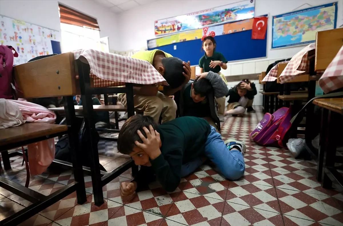Afet Tatbikatları Türkiye'yi Sarmaladı