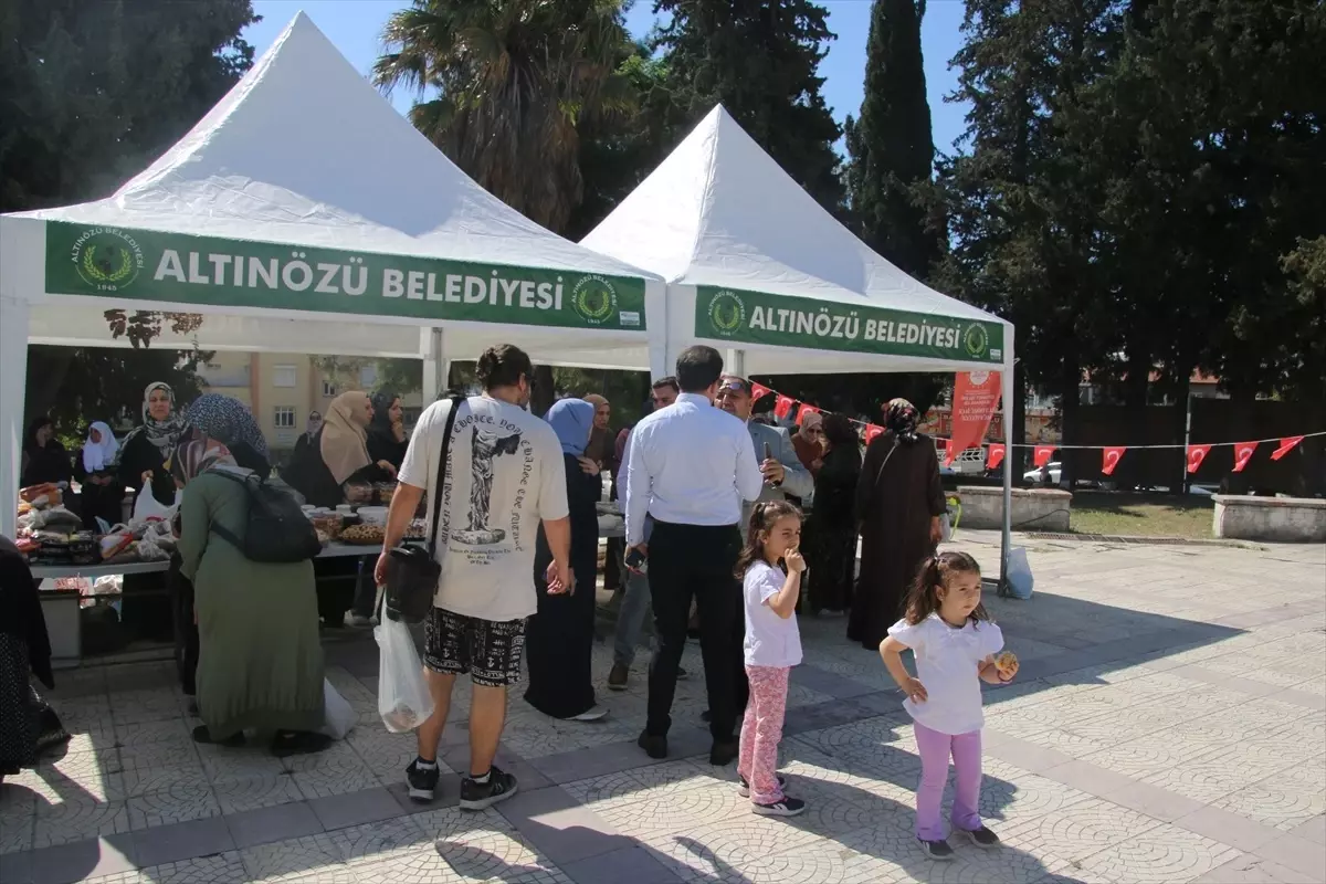 Altınözü'nde Kermes Geliri Depremzedelere