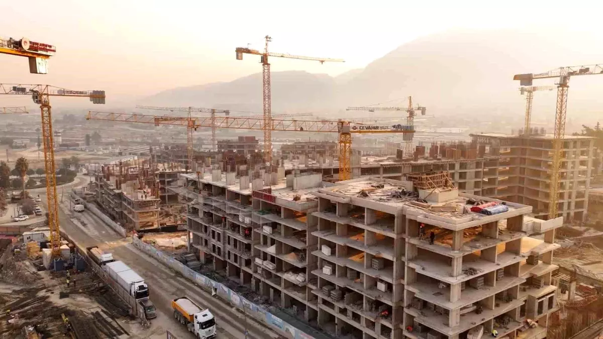 Asrın İnşası 7/24 Devam Ediyor