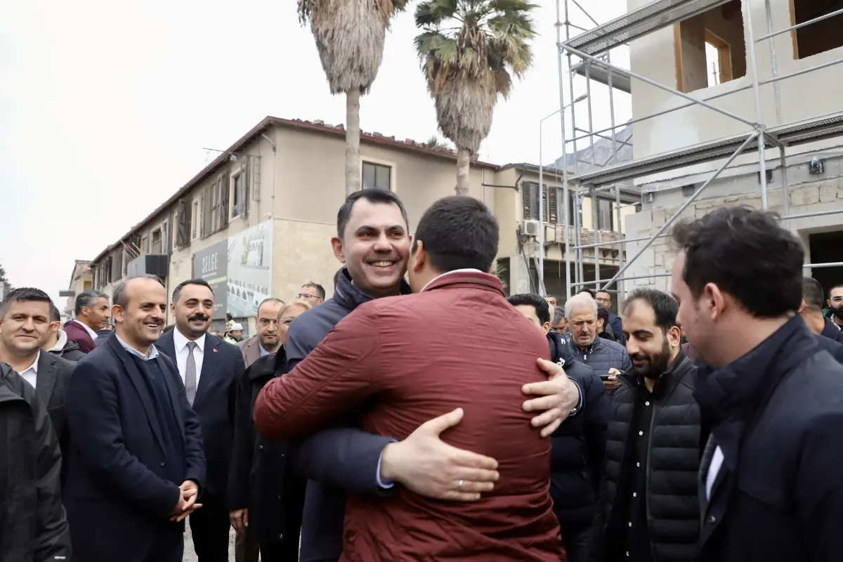 Bakan Kurum, Hatay'da incelemede bulundu