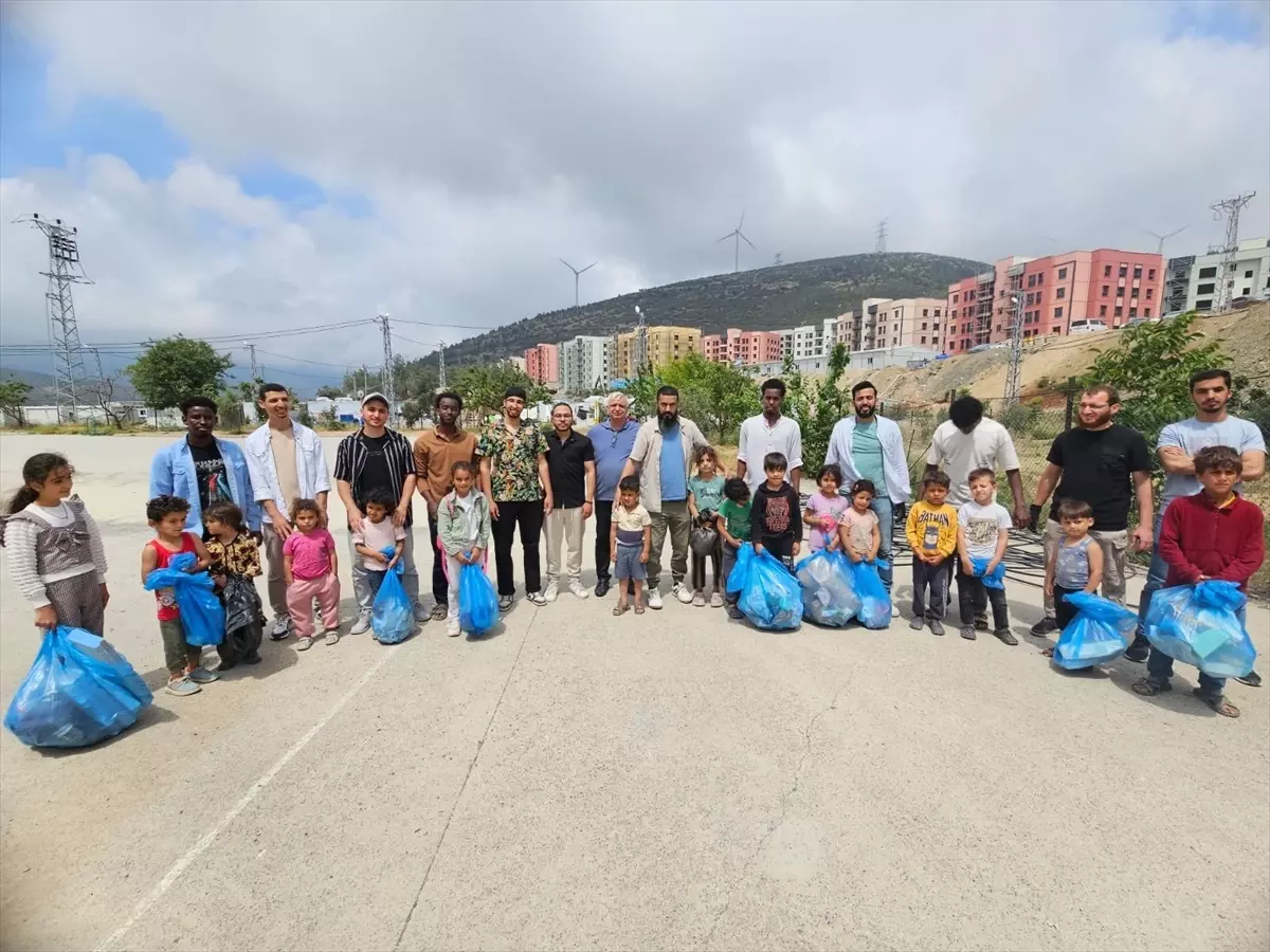 Belen'de Üniversite Öğrencilerinden Temizlik Çalışması