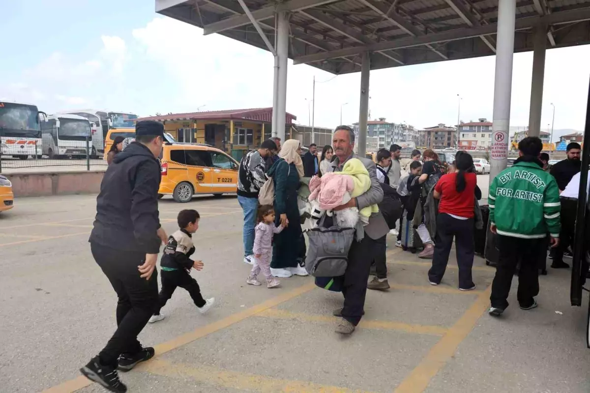 Depremzedeler İstanbul'dan Hatay'a Dönüyor