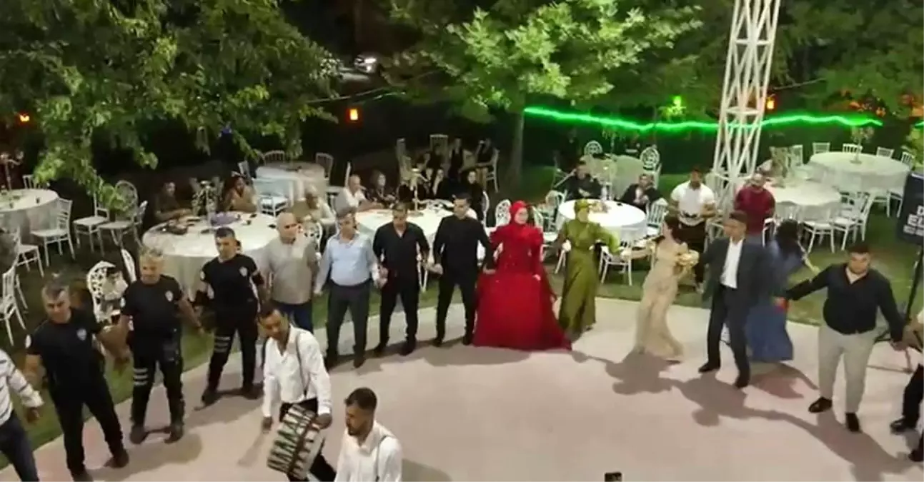 Polisler Kızı Aslı'nın Kına Gecesini Unutmadı